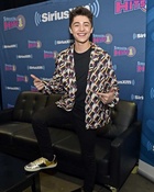 Asher Angel : asher-angel-1562467102.jpg