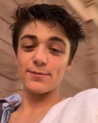 Asher Angel : asher-angel-1569398579.jpg