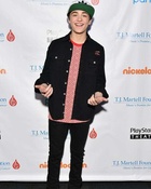 Asher Angel : asher-angel-1571175353.jpg