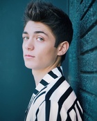 Asher Angel : asher-angel-1576169651.jpg