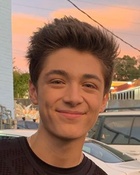 Asher Angel : asher-angel-1576270718.jpg