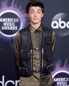 Asher Angel : asher-angel-1577724674.jpg