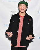 Asher Angel : asher-angel-1582228899.jpg