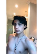 Asher Angel : asher-angel-1587447586.jpg