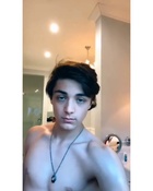 Asher Angel : asher-angel-1587447753.jpg