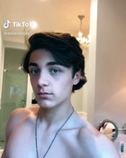 Asher Angel : asher-angel-1587448288.jpg