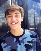 Asher Angel : asher-angel-1591405171.jpg