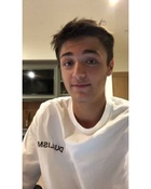 Asher Angel : asher-angel-1602707803.jpg