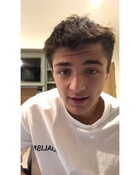 Asher Angel : asher-angel-1602707811.jpg