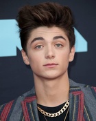 Asher Angel : asher-angel-1604609326.jpg