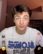 Asher Angel : asher-angel-1606185153.jpg