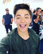 Asher Angel : asher-angel-1607555192.jpg