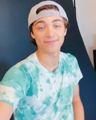 Asher Angel : asher-angel-1607789400.jpg