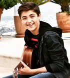 Asher Angel : asher-angel-1609610105.jpg