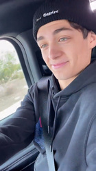 Asher Angel : asher-angel-1609611608.jpg