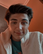 Asher Angel : asher-angel-1610758008.jpg