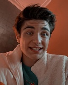 Asher Angel : asher-angel-1610758026.jpg