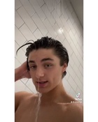 Asher Angel : asher-angel-1620349422.jpg