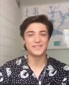 Asher Angel : asher-angel-1625097170.jpg