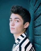 Asher Angel : asher-angel-1627935803.jpg