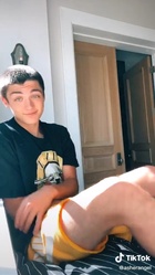 Asher Angel : asher-angel-1635462972.jpg