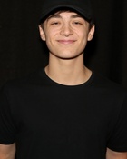 Asher Angel : asher-angel-1638568215.jpg