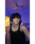 Asher Angel : asher-angel-1641874951.jpg