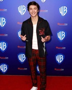 Asher Angel : asher-angel-1651072790.jpg