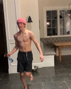 Asher Angel : asher-angel-1651867002.jpg