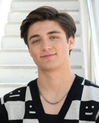 Asher Angel : asher-angel-1658681655.jpg