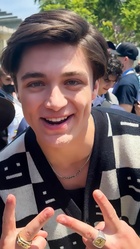 Asher Angel : asher-angel-1658783792.jpg