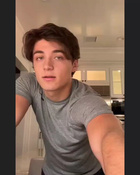 Asher Angel : asher-angel-1659113261.jpg