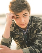 Asher Angel : asher-angel-1666904297.jpg