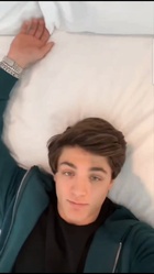 Asher Angel : asher-angel-1674084510.jpg