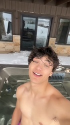 Asher Angel : asher-angel-1705433429.jpg