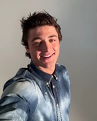 Asher Angel : asher-angel-1717963769.jpg