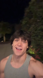 Asher Angel : asher-angel-1732037554.jpg