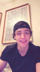 Asher Angel : asher-angel-1735084450.jpg