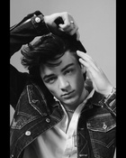 Asher Angel : asher-angel-1741888933.jpg
