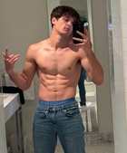 Asher Angel : asher-angel-1742399655.jpg
