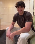 Asher Angel : asher-angel-1747844272.jpg
