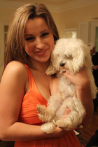 Ashley Leggat : ashley-leggat-1393688036.jpg