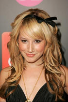 Ashley Tisdale : TI4U_u1138396312.jpg