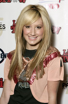 Ashley Tisdale : TI4U_u1139722881.jpg