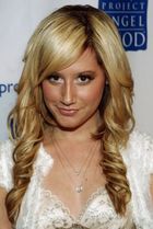 Ashley Tisdale : TI4U_u1139722986.jpg