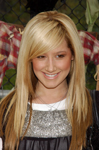 Ashley Tisdale : TI4U_u1141963124.jpg