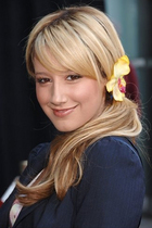 Ashley Tisdale : TI4U_u1141963159.jpg