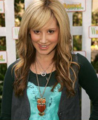 Ashley Tisdale : TI4U_u1141963189.jpg