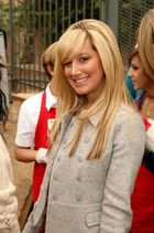 Ashley Tisdale : TI4U_u1146947614.jpg