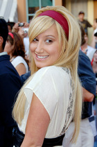 Ashley Tisdale : TI4U_u1151789618.jpg